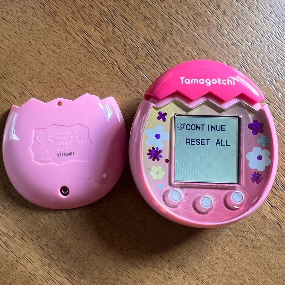 Tamagotchi Pix Pink Floral